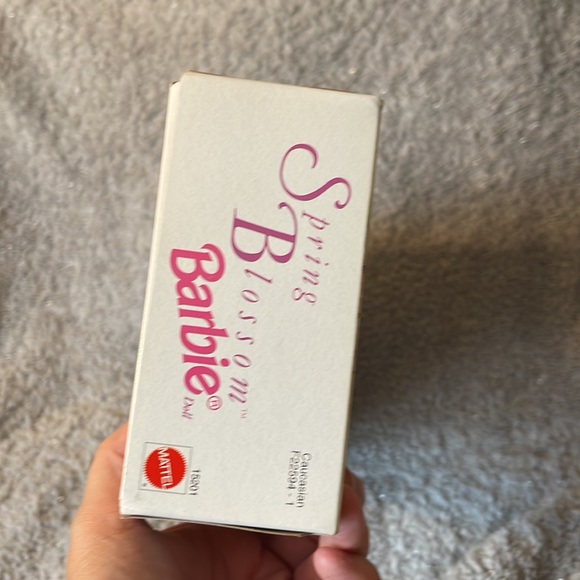- - ✨ Vintage NRFB Spring Blossom Barbie ~ Avon exclusive - Picture 11 of 13